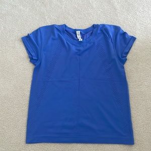 Lululemon athletic T-shirt, size 6